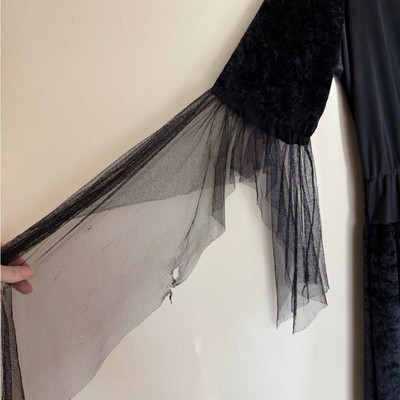 Spirit Halloween Victorian Vampiress Plus Size Costume Black Red Dress - Picture 8 of 12